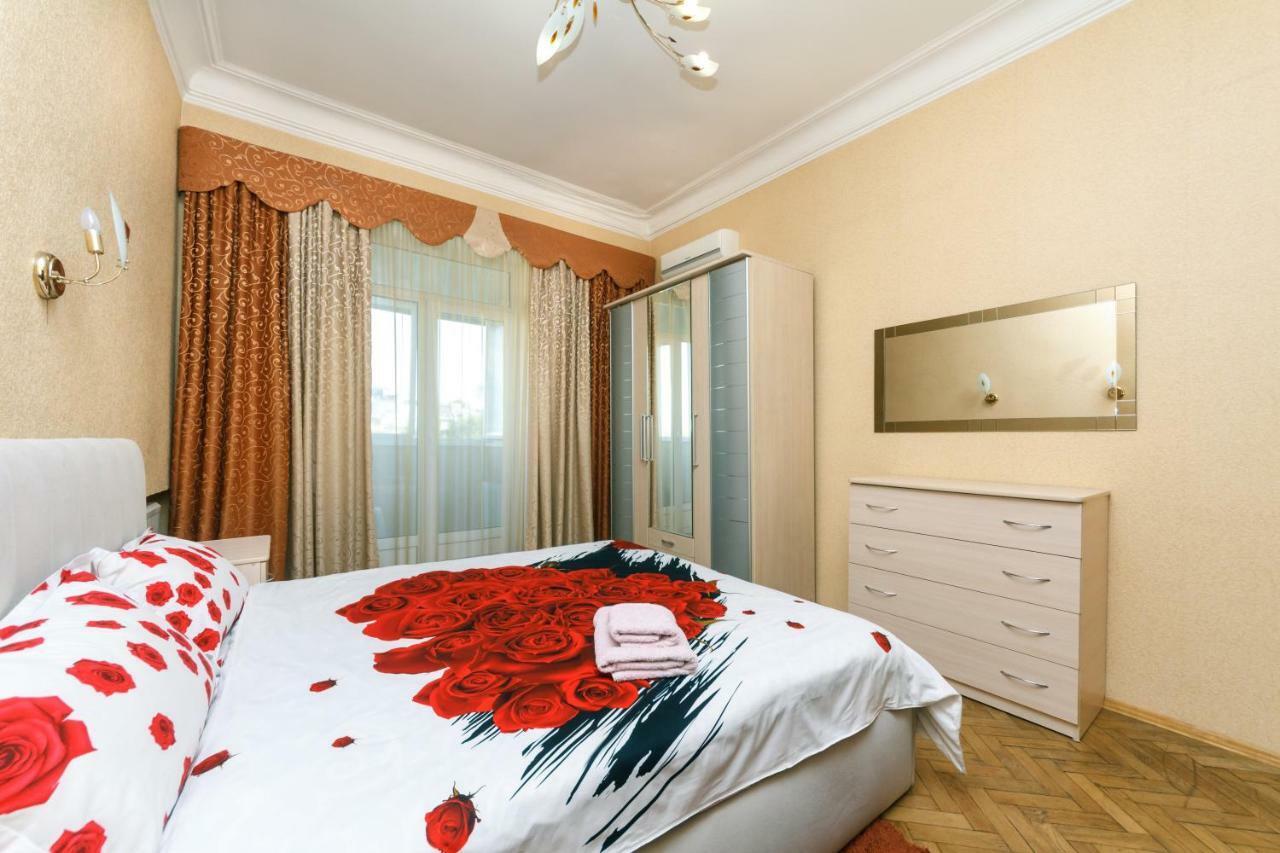 Khreschatyk Apartments Kiev Ngoại thất bức ảnh